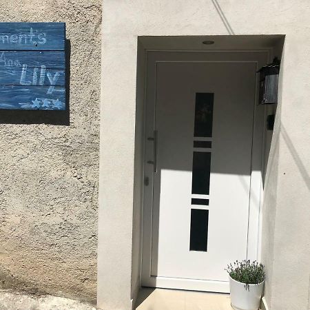Lily Apartment Копер Екстериор снимка